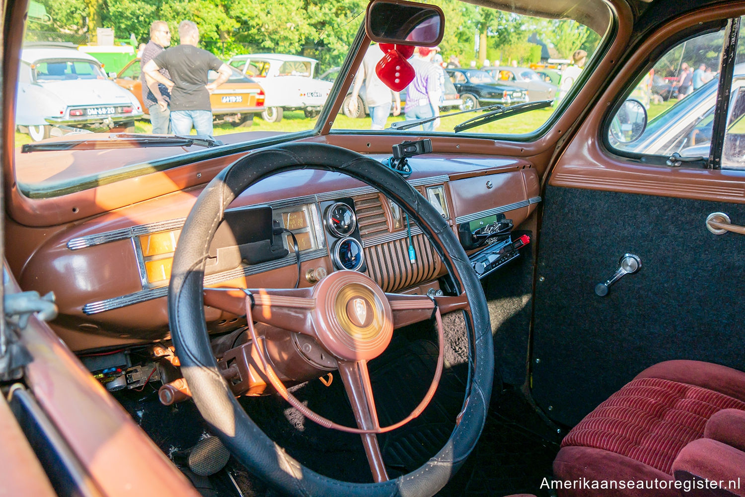 Plymouth De Luxe uit 1942